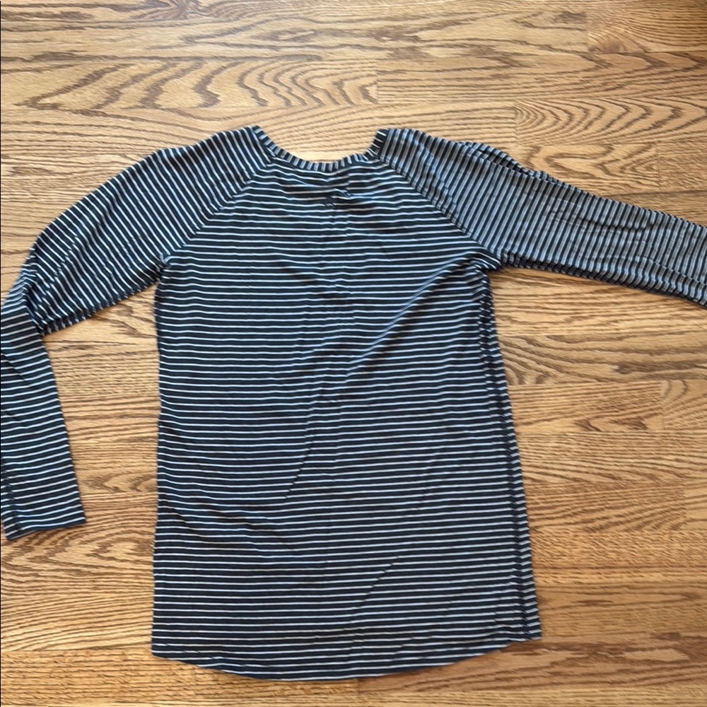 Lululemon top